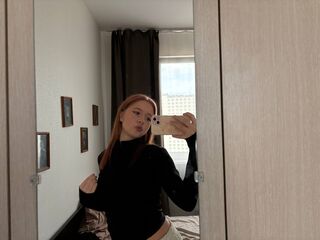 beautiful girl cam LennieLukasik