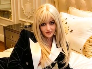kinky webcam model LexieSellene