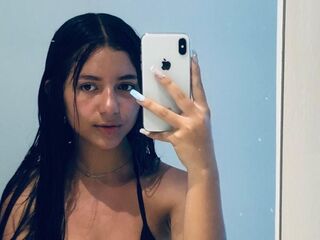 camgirl masturbating with vibrator LiaJohnnson