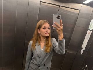 hot cam girl LizzieIacovino