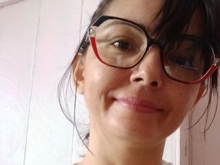 nude webcamgirl LuizaHots