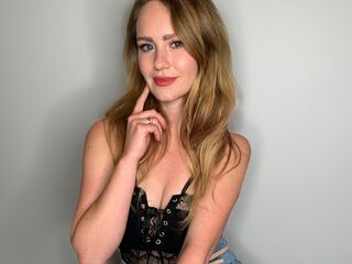 topless webcamgirl LyraWiliams