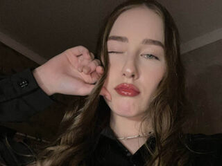 camwhore shaving pussy MacieAragones