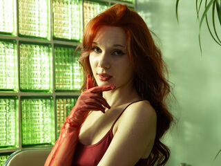 cam girl playing with vibrator MargoViento