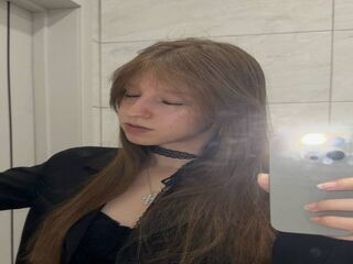 camwhore masturbating with dildo MarisolKiraly