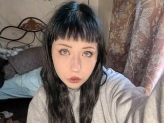 hot cam girl fingering shaved pussy MauraAupperle
