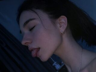 cam girl masturbating with dildo MelbaStraub
