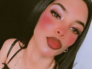 camgirl fingering shaved pussy MeliGarden