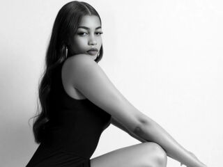 camslut topless MilaJohn