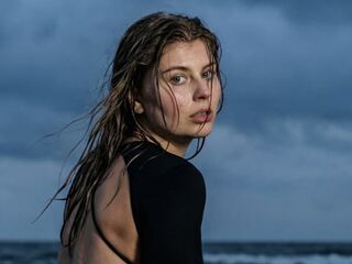 webcam live sex MilaOlivers