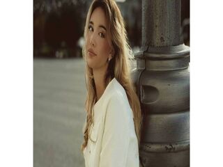 camgirl fingering shaved pussy MiraStarlet