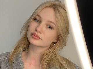 naughty camgirl masturbating with dildo OdeliaMilbourn