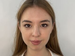 camgirl playing with sextoy PaulettaRerucha