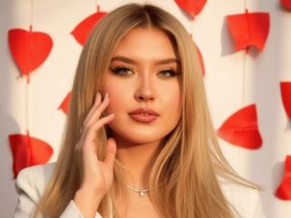 masturbating camgirl RaisaMihaila