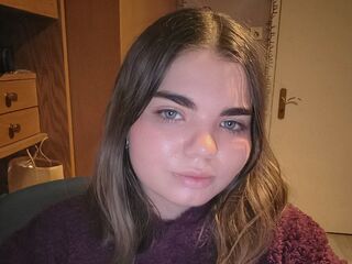 girl topless RedaChinzi