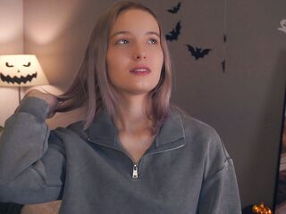 nude webcamgirl RessieKaua