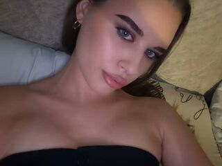 sexshow RhiannonJumper