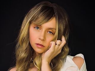 live cam show ScarletTucker
