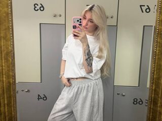 nude gamgirl ScarlettAndreula