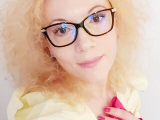 camgirl playing with vibrator ScarlettJourney