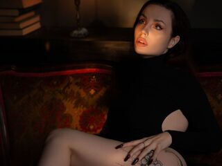 naughty camgirl fingering shaved pussy SelenaDergan