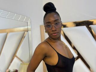 camgirl showing pussy SelenaHadid