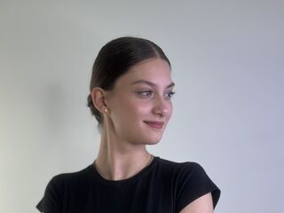 live webcam model SharikaWigington