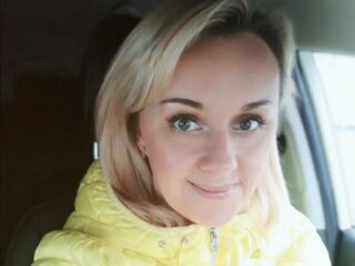 beautiful webcam girl SkyKuper