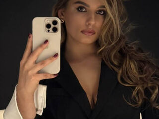 camwhore live TaHillmer