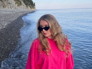 naked camgirl fingering pussy TaraRidec