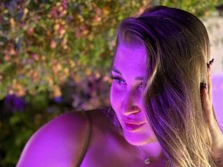 shaved pussy webcam TarahZullo