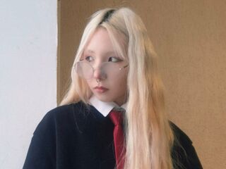topless cam girl TheaMicali