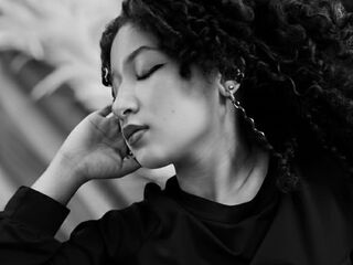 camslut fingering shaved pussy TrixieBarbie