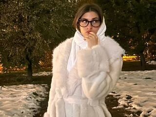 masturbating camgirl YukoHazer